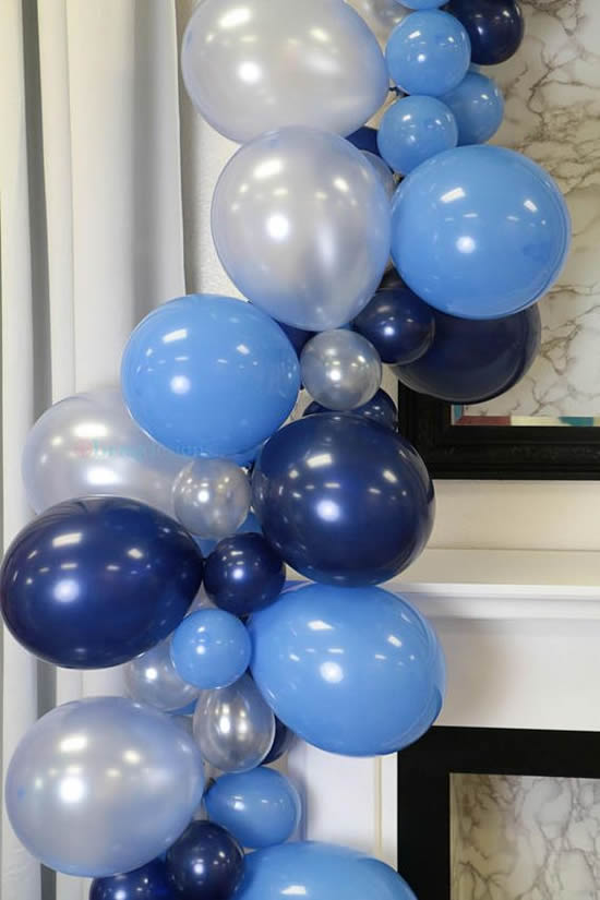 Linda decoração com balões para festa
