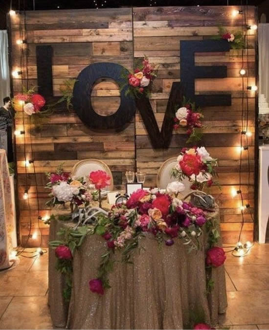 Faça uma decoração com pallets para casamento