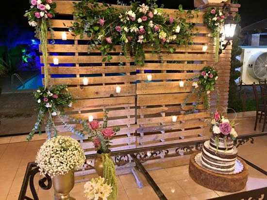 Faça uma decoração com pallets para casamento