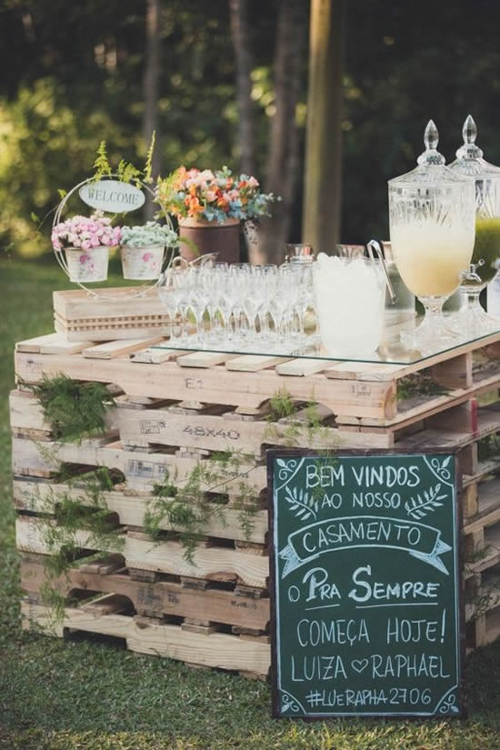 Faça uma decoração com pallets para casamento