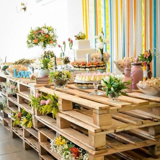 Ideia com pallets para casamento