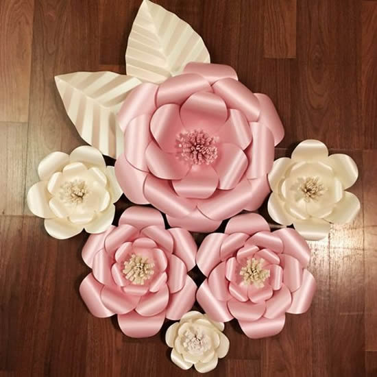 Flores de papel com moldes