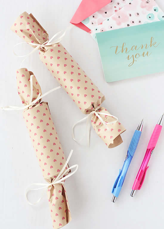 Lembrancinha com rolo de papel higiênico