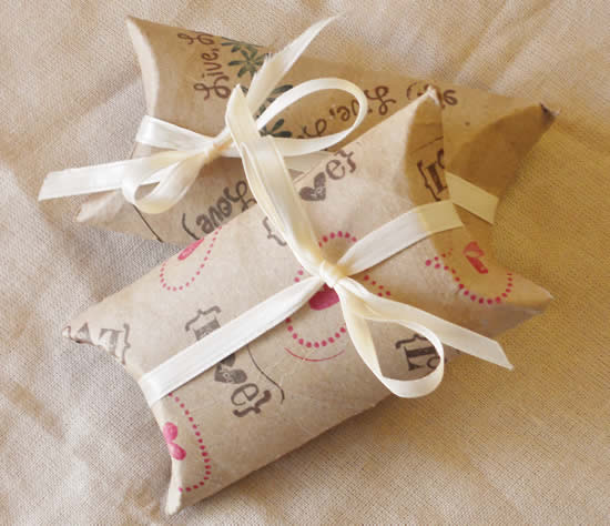 Lembrancinha com rolo de papel