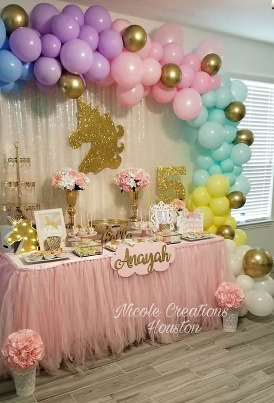 Decoração de mesa para festa unicórnio
