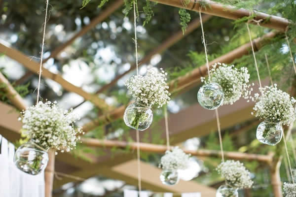 Potes de vidro para decorar casamento