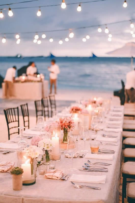 Decoração de mesa de casamento na praia