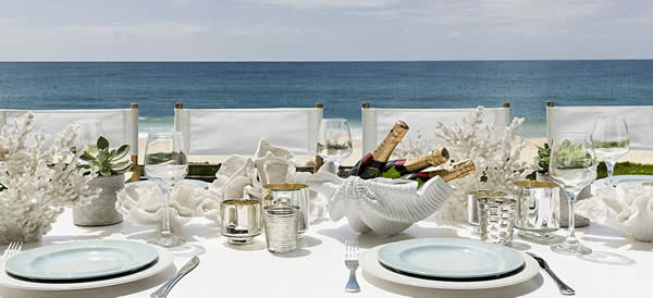 Decoração de mesa de casamento na praia