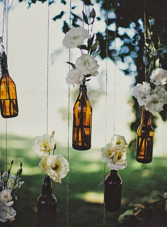 Decoração com garrafas para casamento