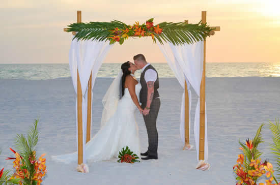 Altar de casamento na praia