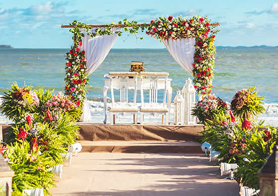 Altar de casamento na praia