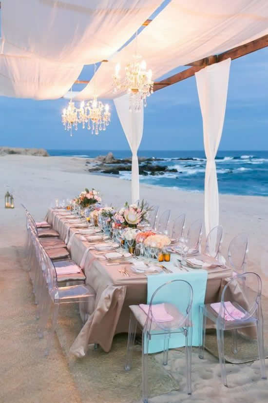 Decoração linda para casamento na praia