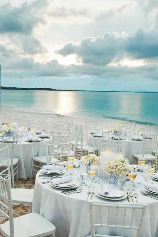 Decoração linda para casamento na praia