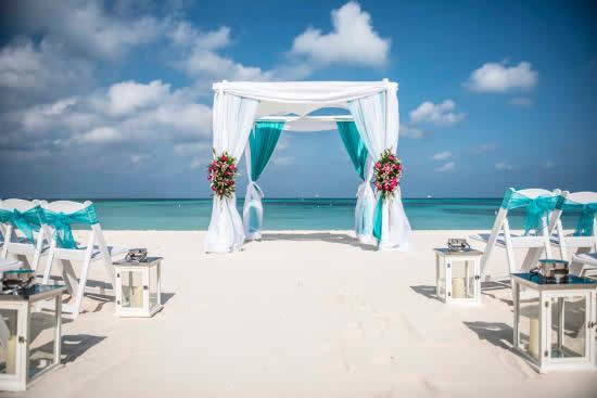 Altar de casamento na praia