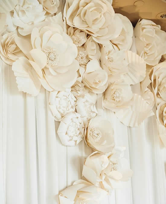 Flores de papel para decoração de casamento