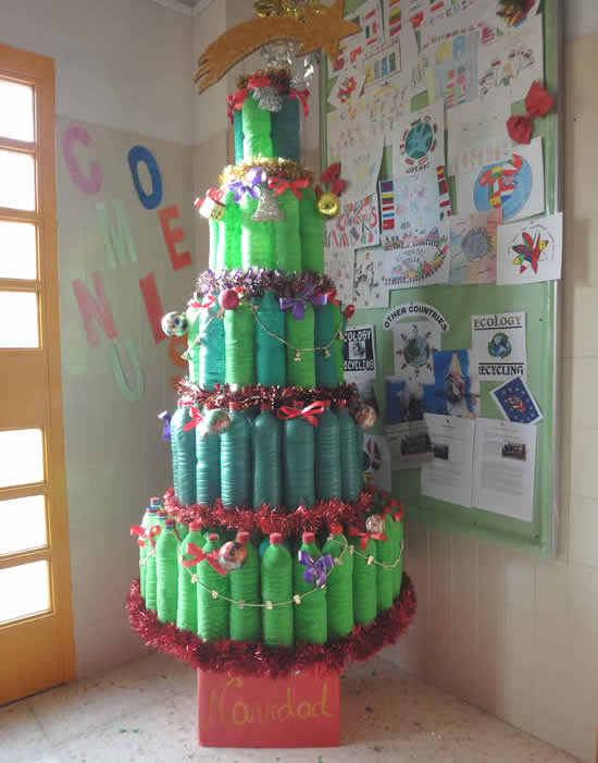 Árvore de Natal com garrafas PET