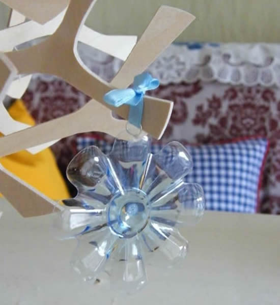 Enfeite de Natal com reciclagem de garrafa plástica