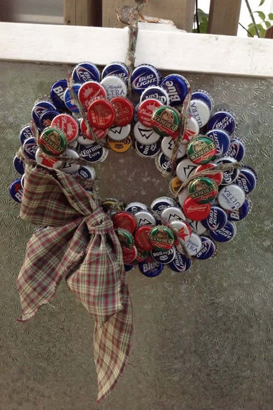 Guirlanda com tampinhas para Natal