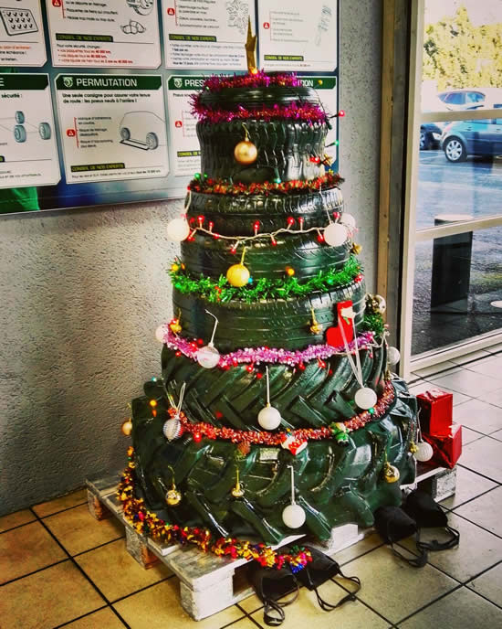 Decoração com pneus para Natal