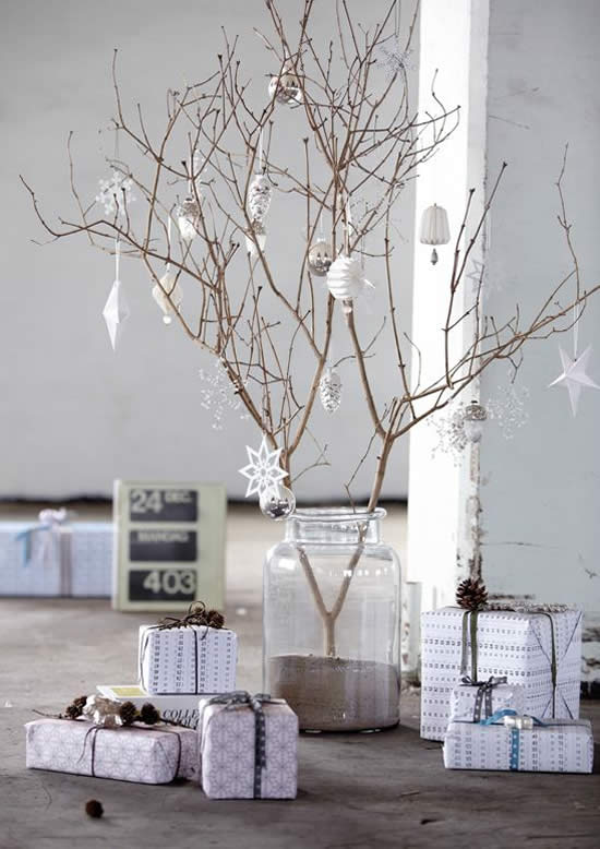 Decoração de Natal com galhos secos