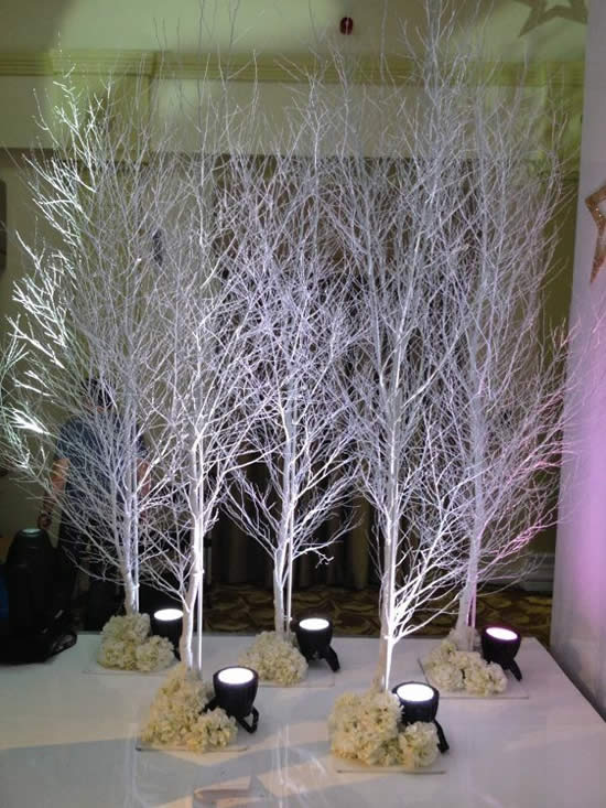 Decoração de Natal com galhos secos