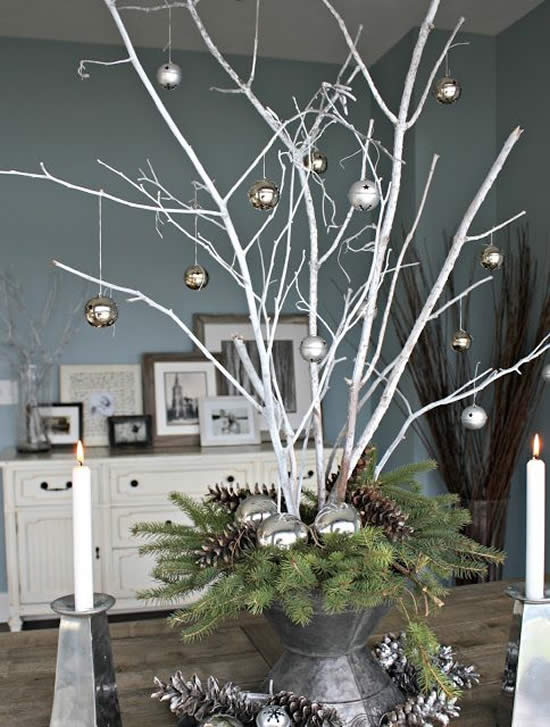 Decoração natalina com galhos secos