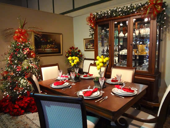 Decoração de mesa de ceia de Natal
