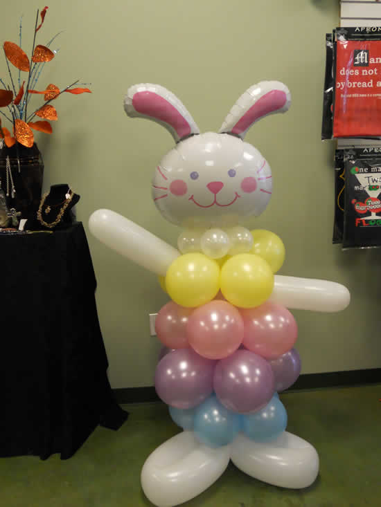 Decoração com balões para Páscoa