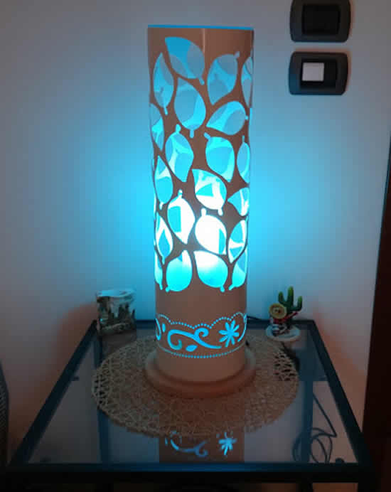 Luminária com arte em cano PVC