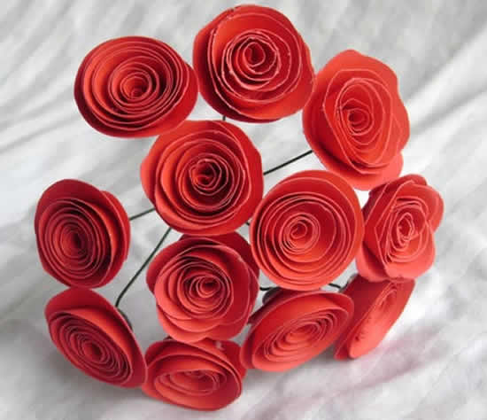 Rosas de papel para enfeites