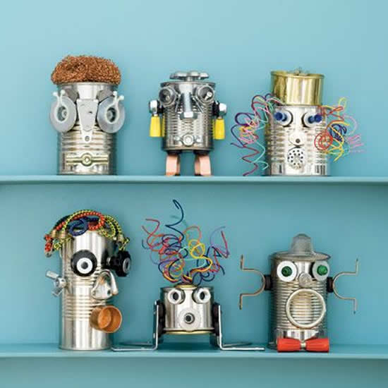Robô com latas