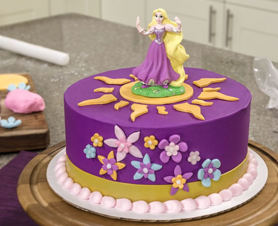 Bolos da Rapunzel decorados