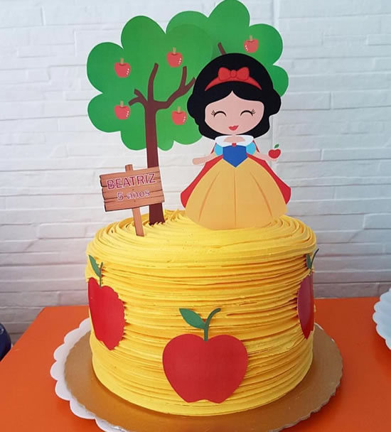 Bolo para Festa Branca de Neve