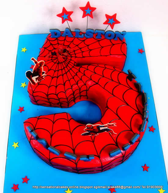 Bolo decorado Homem-Aranha