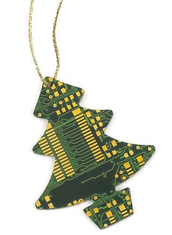 Enfeites com peças de computador para Árvore de Natal