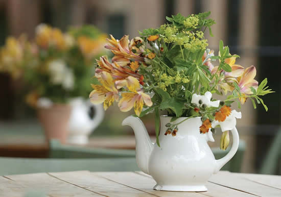 Lindas decorações com arranjos de flores - Dia das Mães