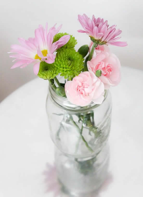 Decoração com reciclagem de potes de vidro para o Dia das Mães