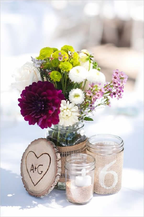 Decoração com flores e reciclagem de potes de vidro para o Dia das Mães