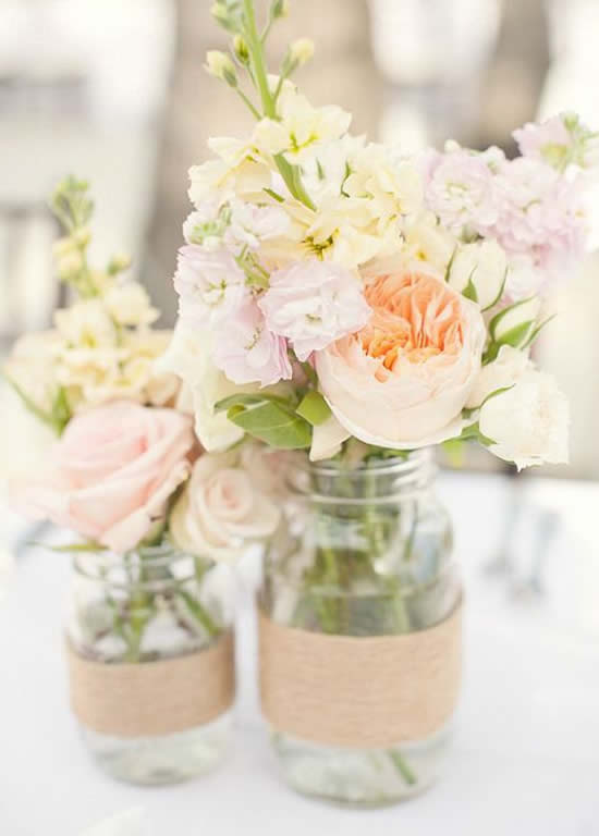 Decoração com flores e reciclagem de potes de vidro para o Dia das Mães