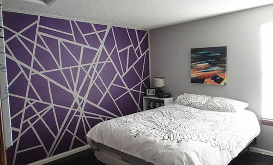 Decoração de quarto com pintura geométrica