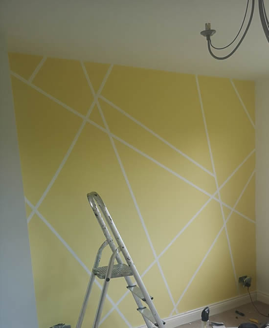 Como pintar parede com fita adesiva
