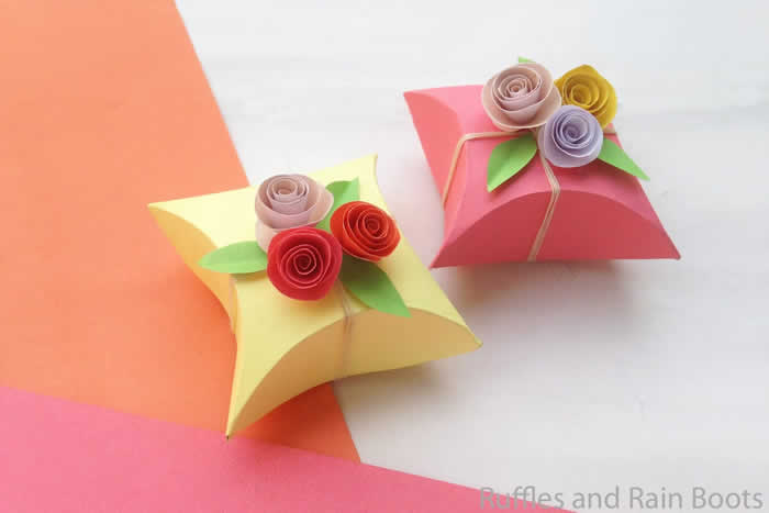 Flores de Papel para Decorar Presentes