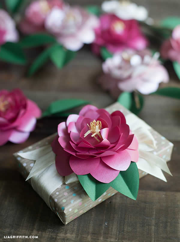 Flores de Papel para Decorar Presentes