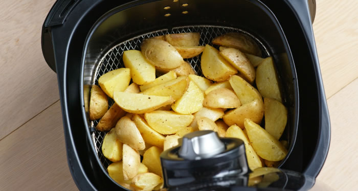 Fazendo Batatas Fritas Rústicas na Air Fryer
