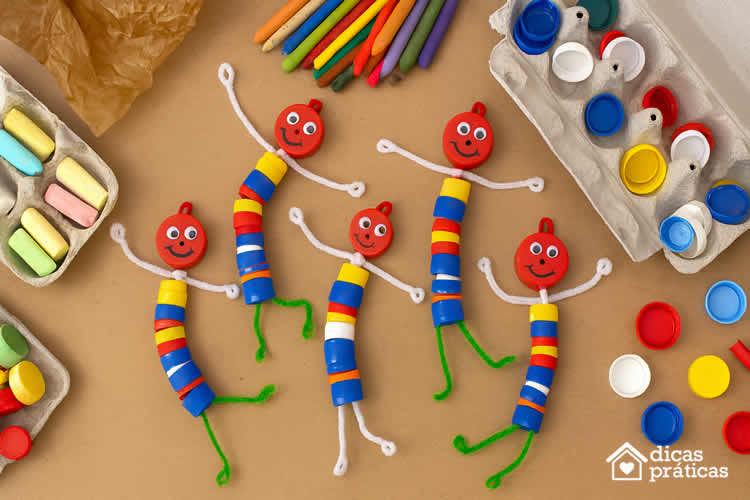 Brinquedos com Tampinhas