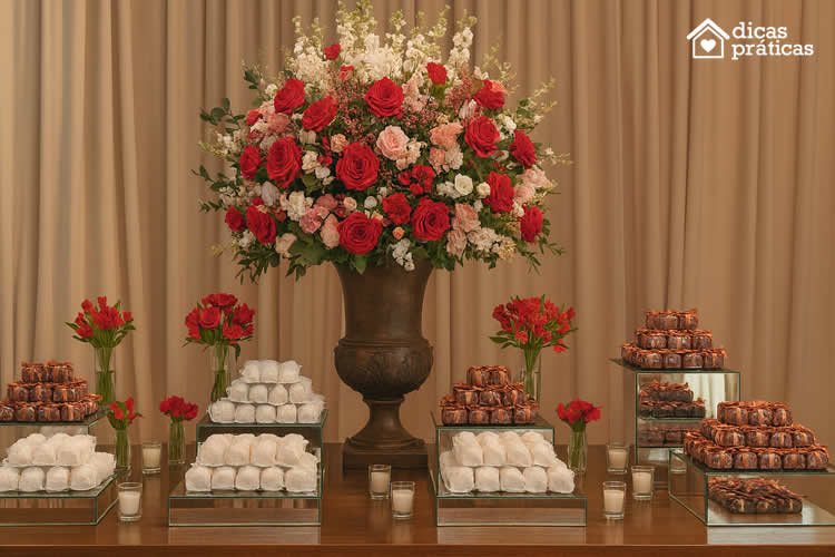 Decoração com Flores para Casamento