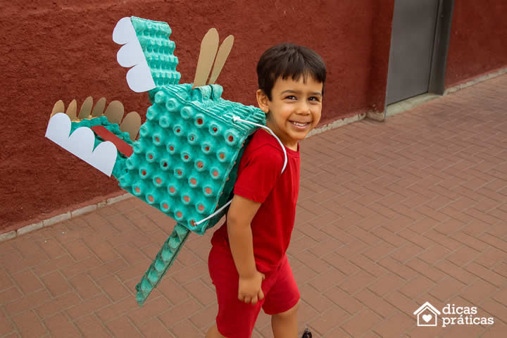 Mochila Maluca com Caixa de Ovos