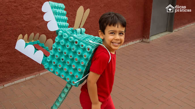 Como fazer Mochila Maluca com Caixa de Ovos