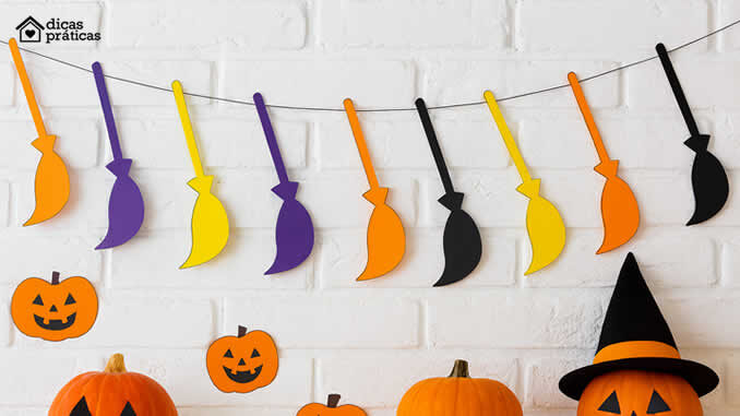 Vassoura de Bruxa para Halloween