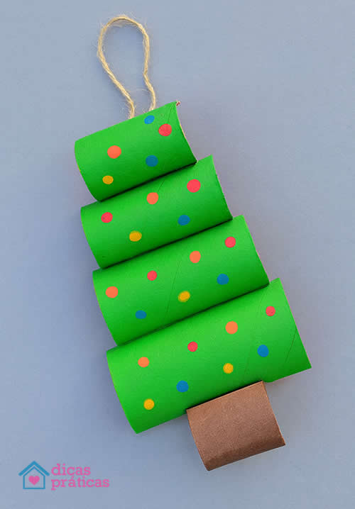 Árvore de Natal com Rolos de Papel Higiênico